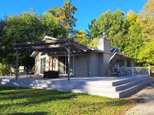 Image of Lake Melissa Cabin on the Commons