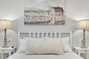 Image of Sycamore Suite · Romantic Getaway on Main Street - Sycamore Suite