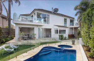 Image of Hampton Haven Pool metres to the Beach