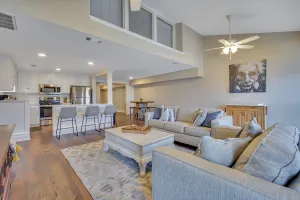 Image of Downtown Loft - Above Bull & Barrel & Close to Georgia Southern