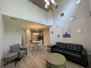 Image of Close to Medical Centers and shopping with Garage