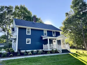 Image of Renovated 5 Bedrm/3bath + Swim Spa & Huge Outdoor Space