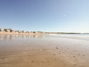 Image of Long Beach Suites: 3 Mins Toes To Sand!
