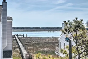 Image of Chincoteague Townhome with Pony Views from Deck!
