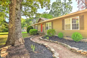 Image of Charming Retreat Less Than 2 Mi to Cranfield Marina!