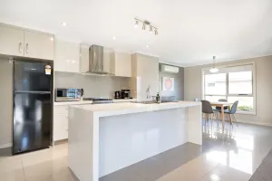 Image of Cute and Cosy 2 Bedroom Unit with Parking and WiFi