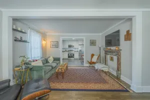 Image of Eclectic Inn Downtown - 2 miles to Sanford Stadium