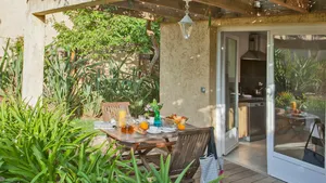 Image of minivilla lilas indépendante à Calvi avec jardin et piscine jardin et bbq