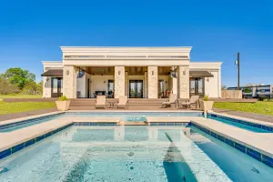 Image of Stunning Ranch Villa Private Pool and Hot Tub!