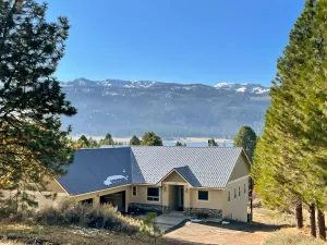 Image of Cascade Cabin Overlooking Lake & Golf Course