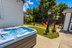 Image of Historic 5th St | Dogs-OK| HotTub-open all yr!