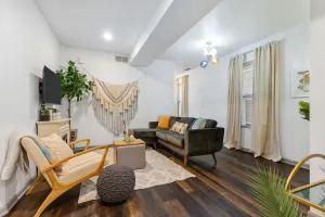 Image of Columbus Park Duo - Lower 1 Bed Close to River Market and Downtown!