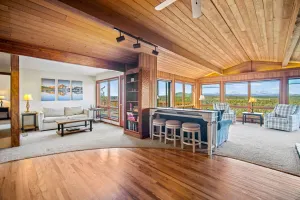 Image of Panoramic Mountain & River Views. Home Plus 3 Master Suite Bungalows..A/C, Fireplace. W/D. Solitude.