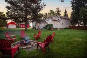 Image of Frankenmuth Christmas Farmhouse | HugeLot | PetsOK