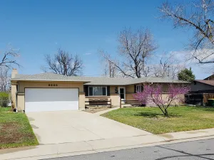 Image of Denver Haven|Yard Games|Close to City and Mountains|