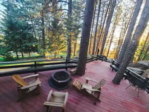 Image of Beautiful Vintage Decorated Cabin with Hot Tub