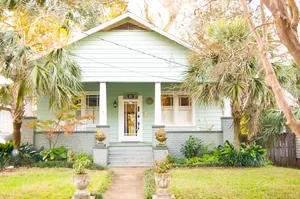 Image of Modern & Centrally Located Stay at Calypso Dreams