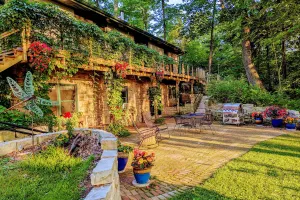 Image of On-Site Trails: Rock River Retreat in Jefferson!