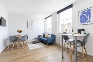 Image of Beautifully presented newly renovated city-centre apartment in Cheltenham