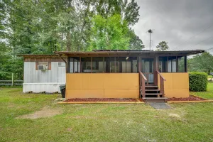 Image of Eufaula Retreat: Community Pool & Screened Porch!