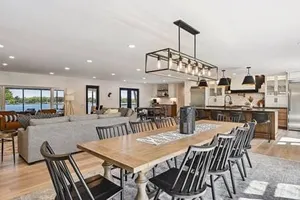 Image of Luxury Cowdry Cottage Lake Home