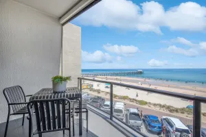 Image of Luna's Lookout: Esplanade Henley Beach
