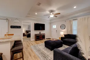 Image of Clanton Cottage - A Modern Getaway in Thomasville