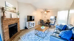 Image of 10 Min to Downtown - Pet-friendly, TV with Parking