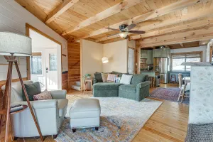 Image of Mountaintop Blue Ridge Cabin: 2 Mi to Downtown