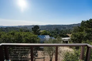 Image of Lilly's Guesthouse-Farmstay with Valley Views!