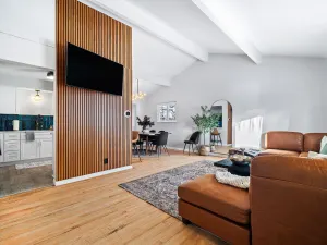 Image of Hot Tub, Game Room, 4 Bedrooms, Gorgeous Remodel