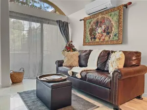 Image of Quiet Garden Sanctuary 1 Bedroom Home