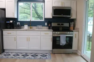 Image of Up on Beech- remodeled Large 6BR- Groups welcome