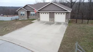 Image of Gateway Retreat- 2.7 miles to Fort Leonard Wood