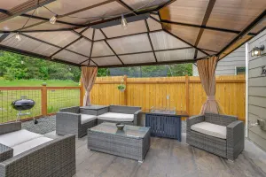 Image of 2 Mi to Olympic National Park: Hot Tub Haven!