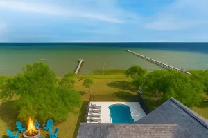 Image of Waterfront Pool Hot Tub Private Pier Guest Bungalow