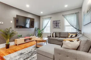 Image of 1 Mi to Dtwn: Pet-friendly Providence Apt w/ Yard