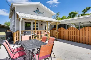 Image of 13 Mi to St Andrews State Park: Cabin w/ Patio!