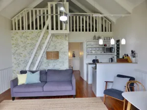 Image of Mansfield on the Manning Wattle Cottage- country cottage on riverfront property