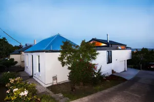 Image of Omaroo House - panoramic water views