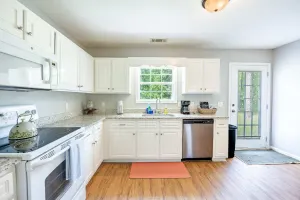 Image of Charming Gray Home- 5 mins from GSU!