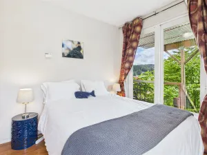 Image of Harbor View Apartment w water access