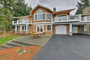 Image of Airy Home Near Anacortes with San Juan de Fuca Views