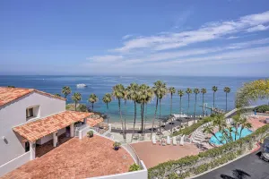 Image of Quiet Avalon Getaway Villa with Ocean View and Balcony