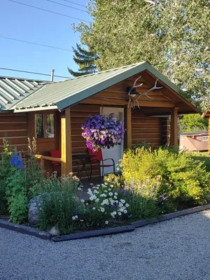 Image of Historic Trapper Cabin - Your Cozy Sanctuary