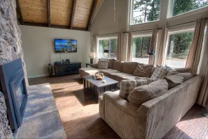 Image of Snowshoe Chalet cabin