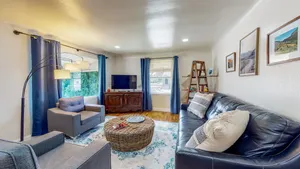 Image of Charming Downtown Bungalow - King Bed, Office