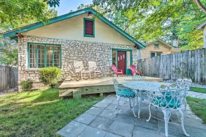 Image of 2 Mi to Hot Springs Natl Park Hot Tub Haven!