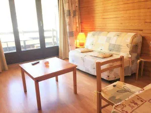 Image of Wifi, 10m from resort center, 2nd floor, view ski slopes, balcony, tv, ski locker, 45m², Risoul