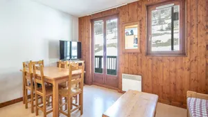 Image of Holiday apartment with pool | Next to the ski